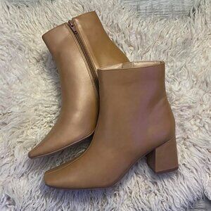 Journee Collection Women's 6.5 Faux Leather Haylinn Square Toe Booties